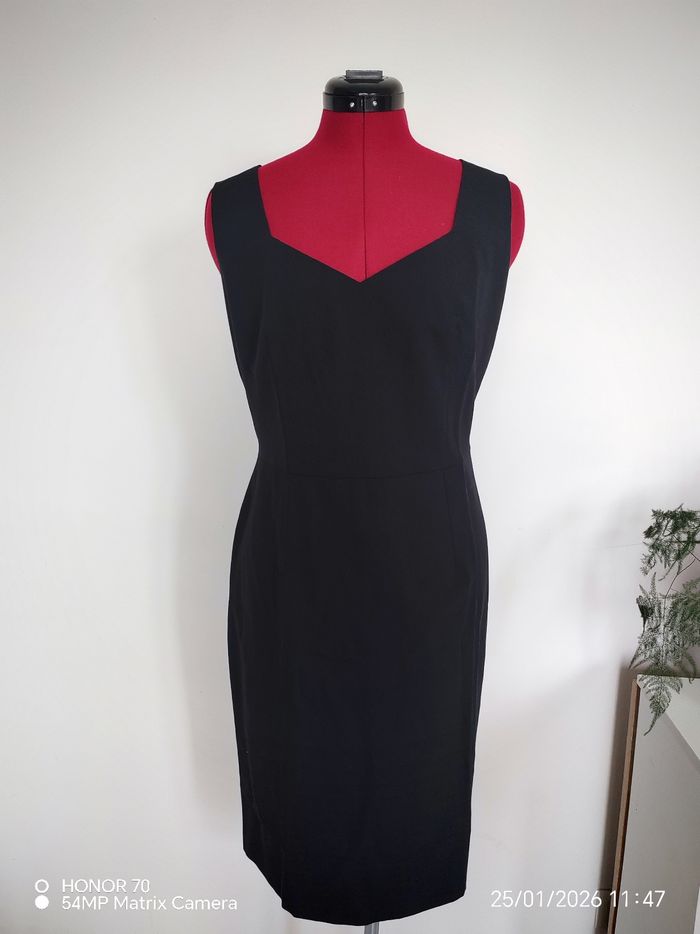 Robe crayon intemporelle