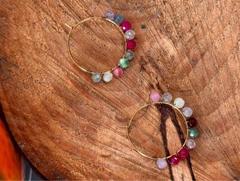 Boucles d’oreilles créoles moyenne perles naturelles habaha Paris