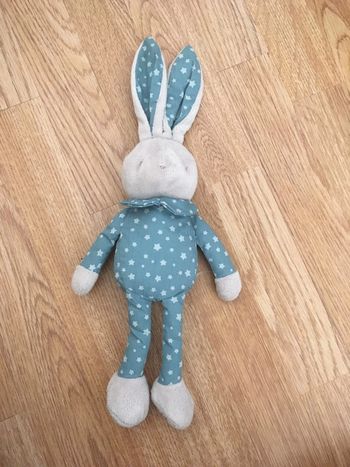 Lapin en peluche
