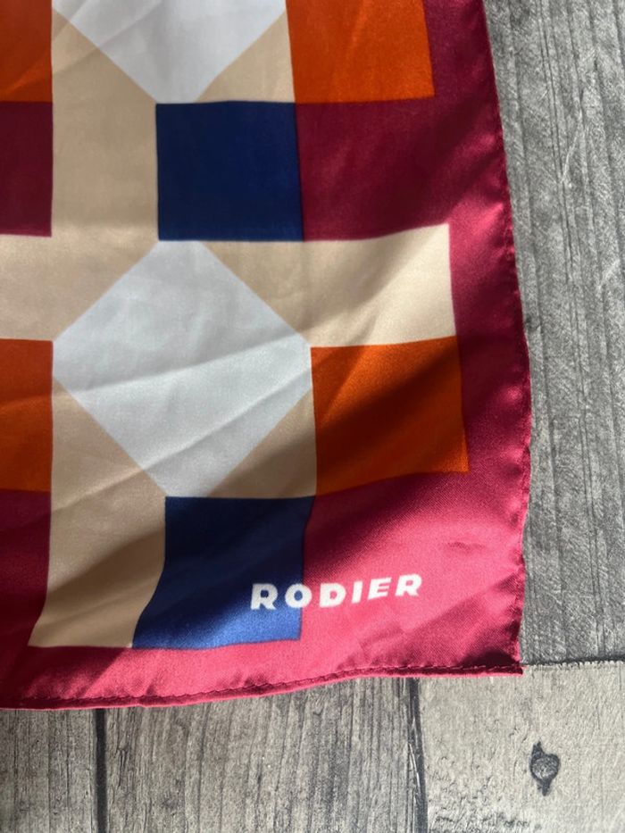 Magnifique foulard - photo numéro 5