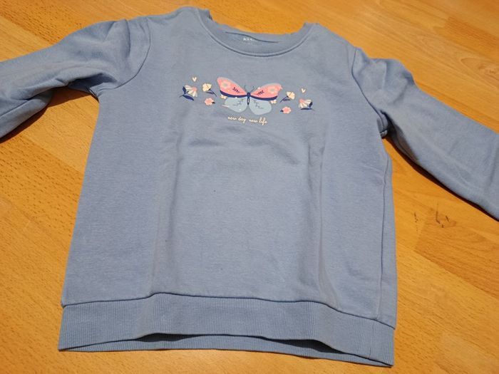 sweat fille 8 ans (kiabi)