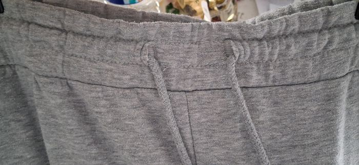 Jogging -L - photo numéro 3