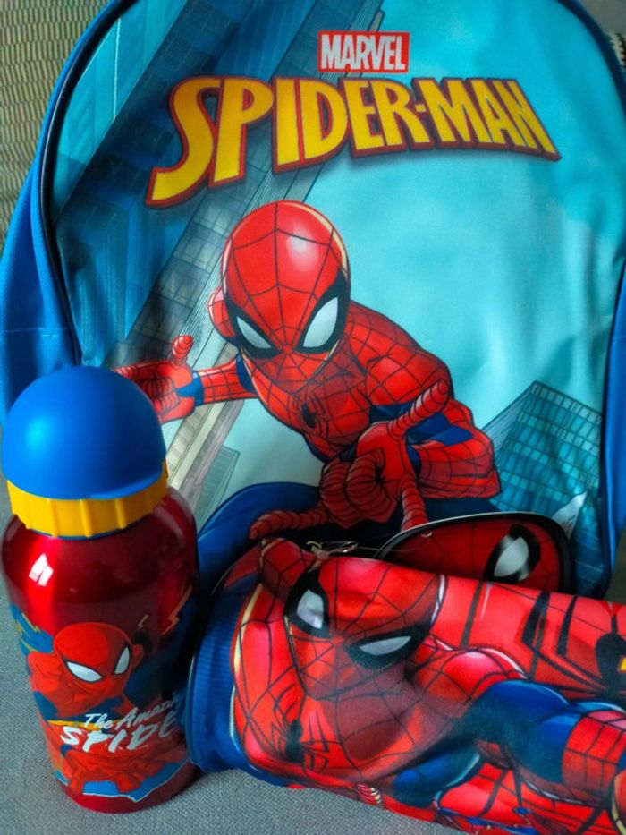 Pack Rentrée Spider-Man – Neuf (sac + trousse + gourde aluminium) - photo numéro 7
