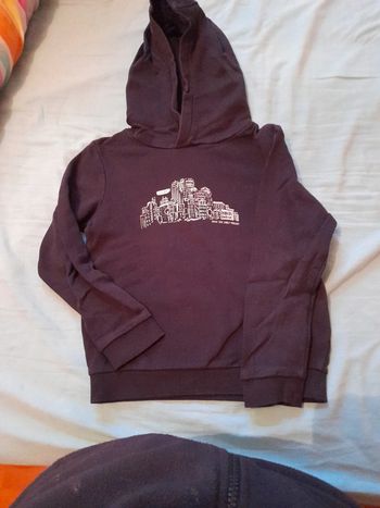 Pull capuche 8 ans