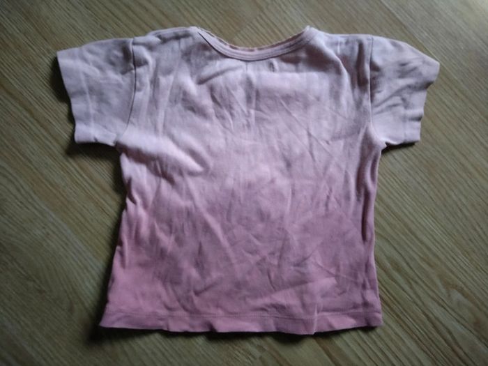 T shirt rose.
Filles. Taille 4 ans - photo numéro 5
