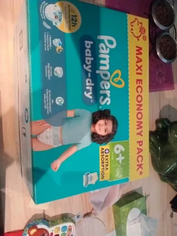 Couches Pampers taille 6+