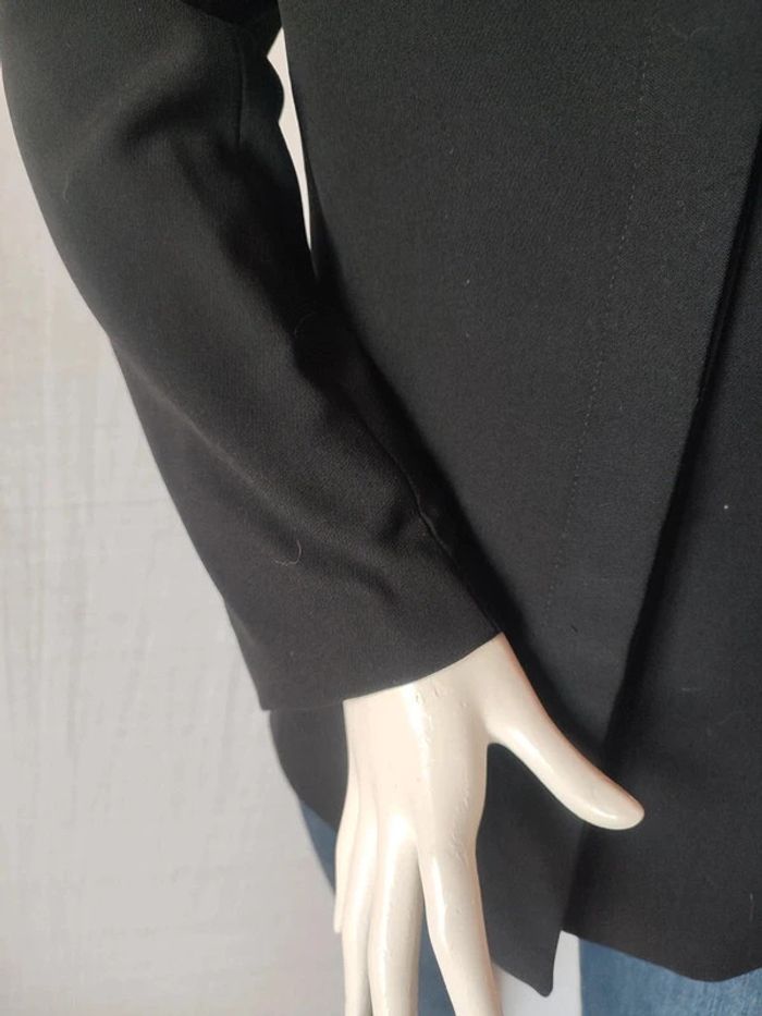Veste noire - photo numéro 4