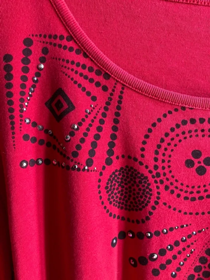 Superbe blouse jamais portée coton rouge perles noires taille M - photo numéro 3