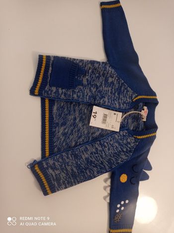 Gilet bleu 6 mois neuf