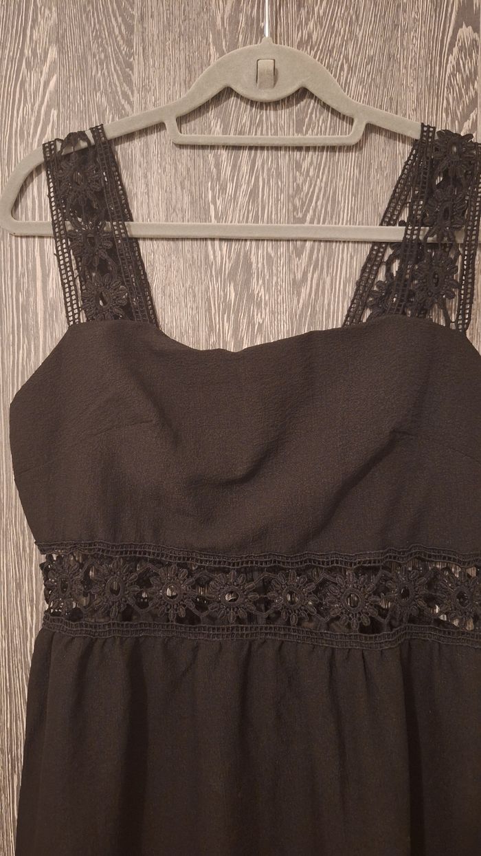 Robe longue à Bretelles noires en dentelle - photo numéro 3