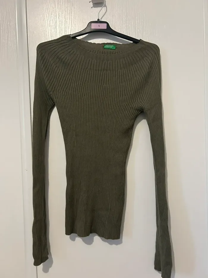Pull côtelé kaki Benetton - photo numéro 2