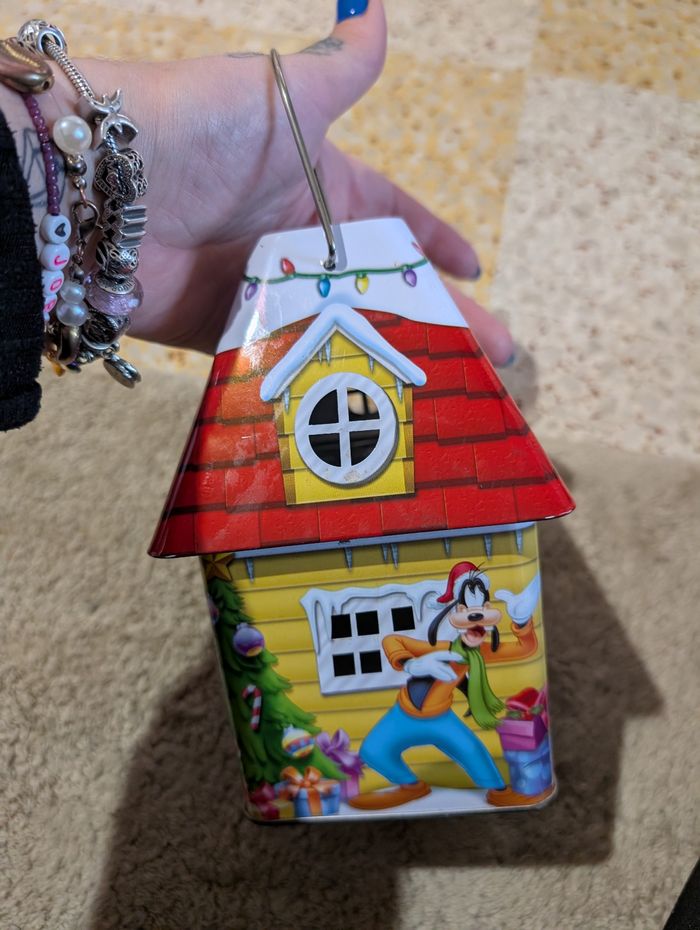 Maison en fer Disney - photo numéro 2