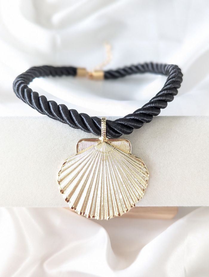 Collier coquillage