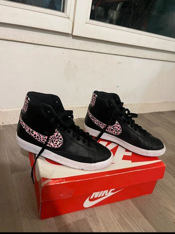 Chaussure Montante Nike blazer Mid taille 38,5