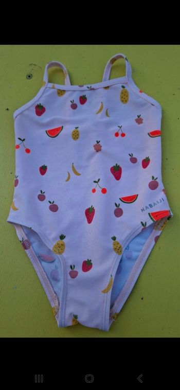 Maillot de bain et tee-shirt Nabaiji