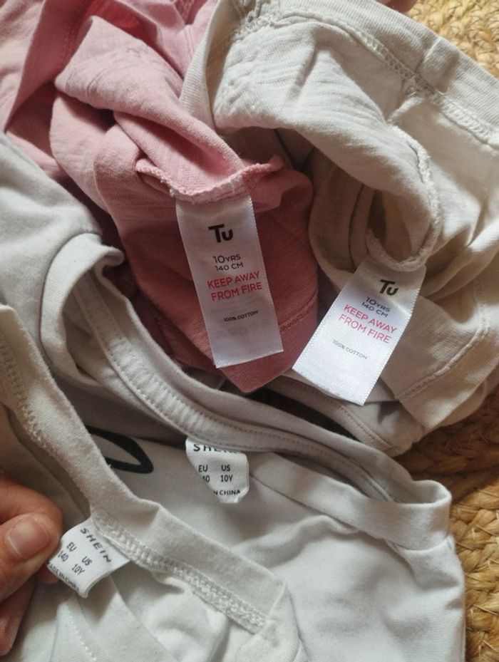 Lot t-shirts blancs roses TU shein 10ans - photo numéro 10