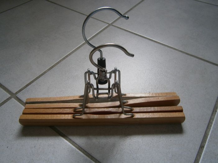 Lot de 2 cintres à pince en bois 25 cm - photo numéro 4