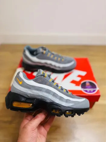 Nike Air Max 95 Grey Orange Black Taille 36.5