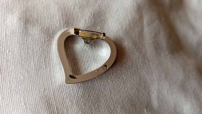 Broche coeur 🔄 - photo numéro 2