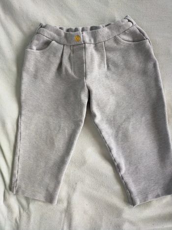 Joli pantacourt gris 36 mois