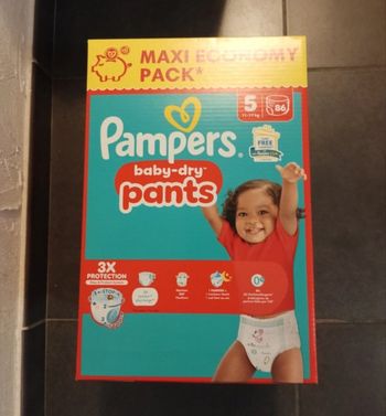 Couches Pampers baby dry pants taille 5 