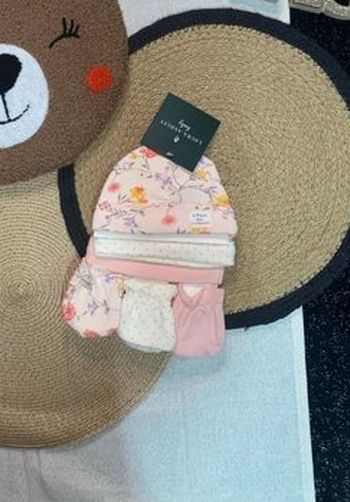 Bonnet et moufles 0/3mois