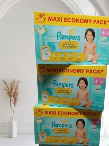 270 couches Pampers taille 4 premium protection. 9-14kg