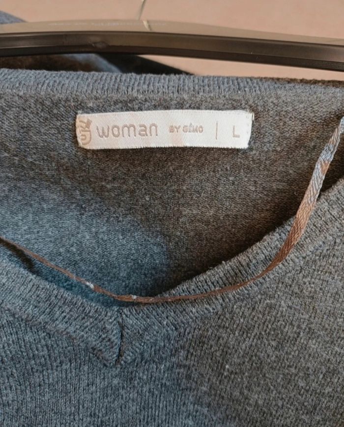 Jolie pull gris - photo numéro 3