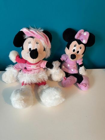 2 peluches minnie