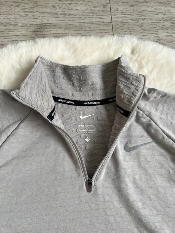 Haut Nike - photo numéro 3