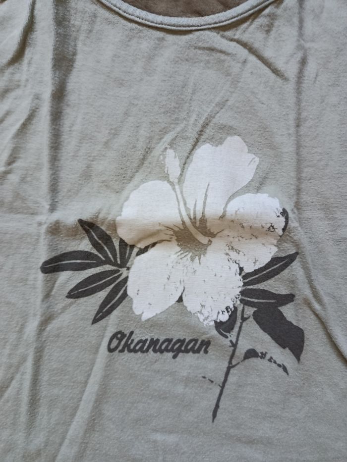 Débardeur marque 3 suisses taille 12 ans - photo numéro 2