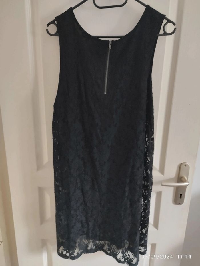 Robe noire dentelle transparente - photo numéro 2