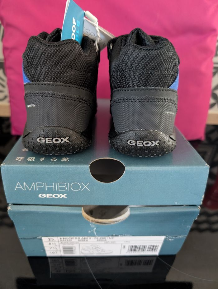 Chaussures montantes imperméables garçon. Taille 25. Neuf. Geox - photo numéro 2