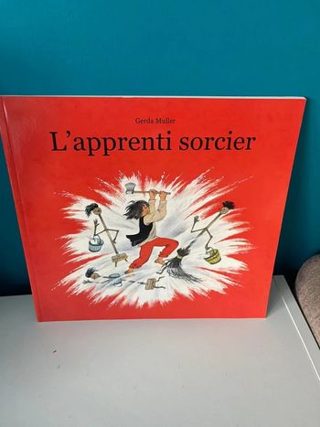 Livre école des loisirs l’apprenti sorcier