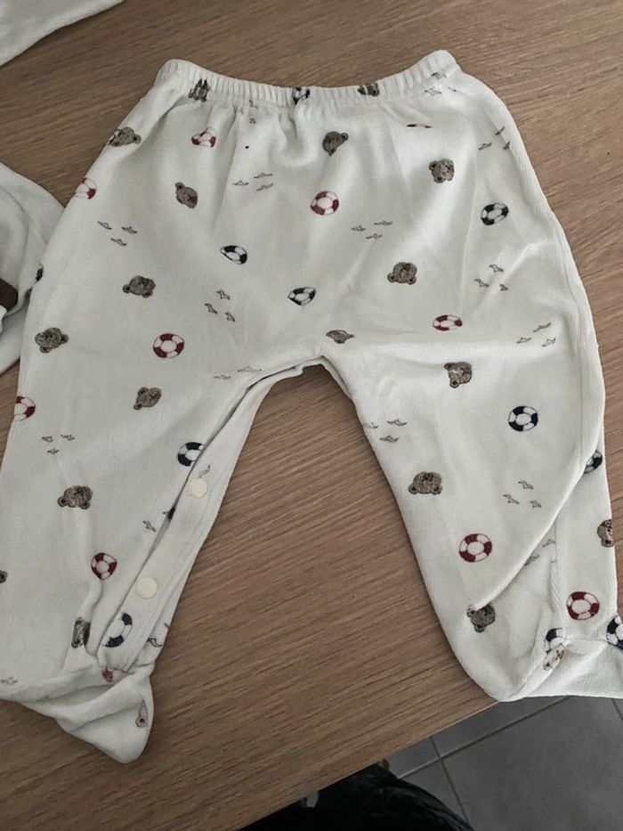Lot 3 pyjamas 2 pièces 6 mois - photo numéro 18