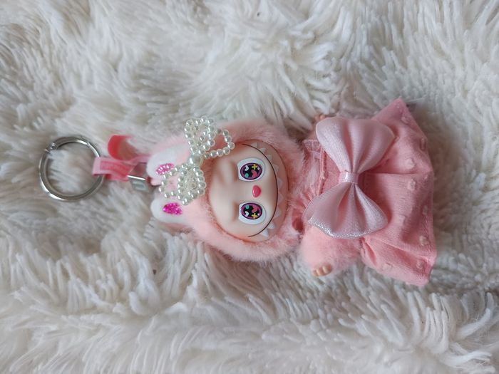 Labubu pin for love U