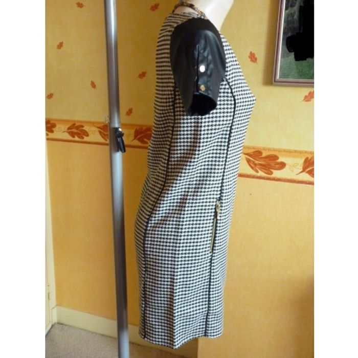 Robe Stradivarius T. M - photo numéro 4