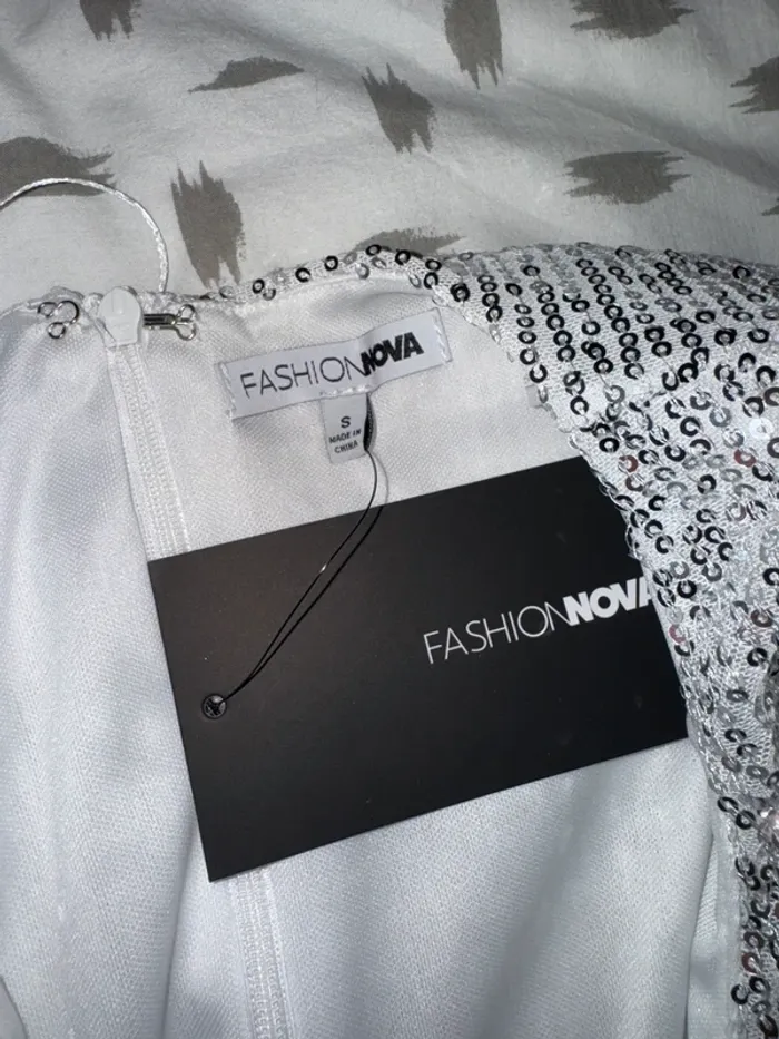 Robe strass - photo numéro 3