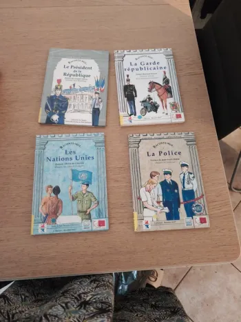 4 livres