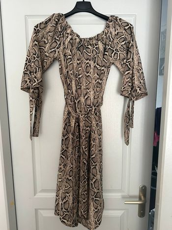 Robe motif serpent