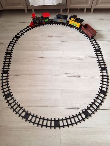 Jouet Circuit électrique train à vapeur sonore locomotive et 3 wagons