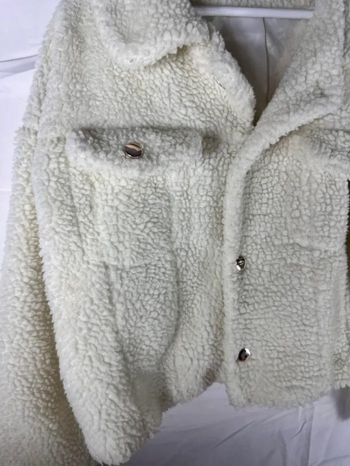 Veste crème effet mouton SHEIN – Douce & tendance, état neuf pour un look cosy garanti - photo numéro 2