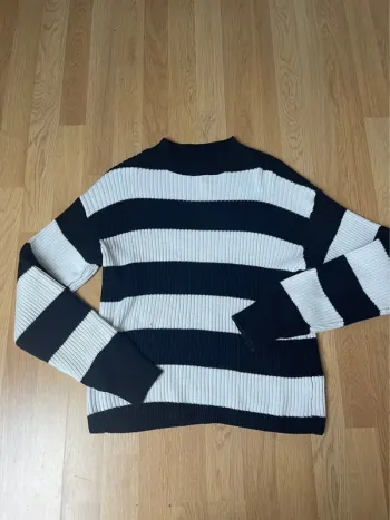 Pull rayé