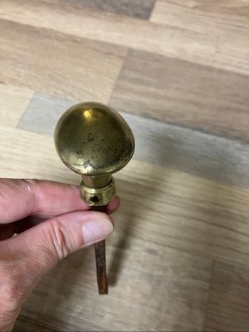 Ancienne poignée de porte dorée