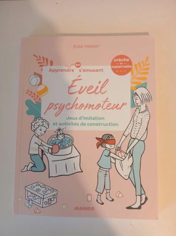 Éveil psychomoteur: Jeux dimitation et activités de construction