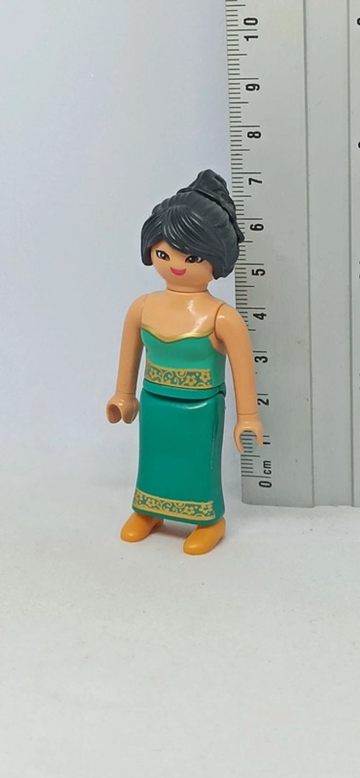 Femme grecque avec robe verte playmobil