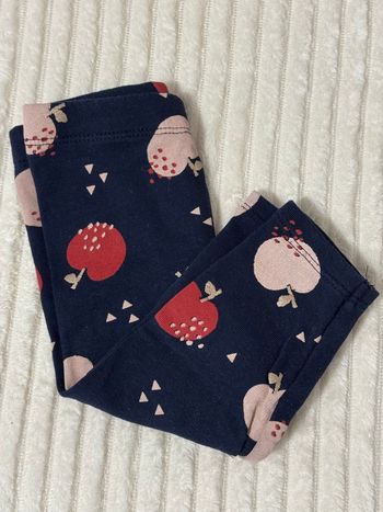 Legging - d’hiver - bleu marine avec des pommes 🍎 - Ochestra- 6 mois - en excellent état