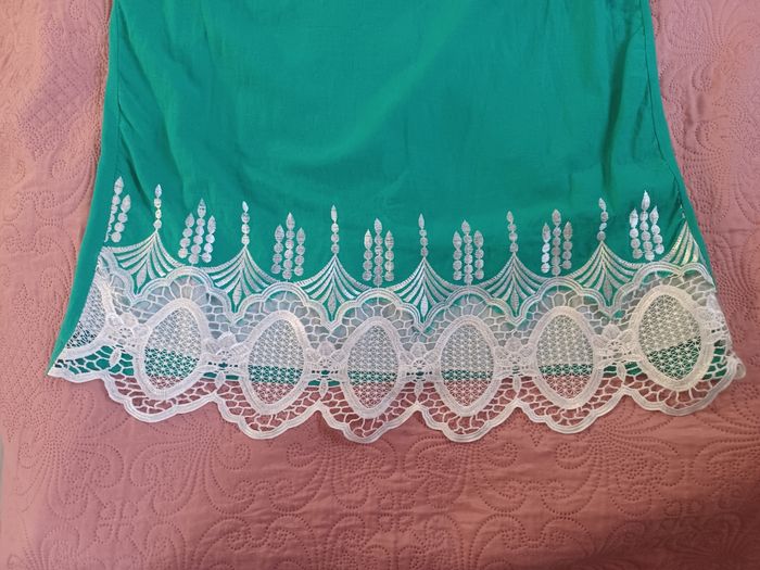 Robe vert dentelle femme pani fani
taille 52 - photo numéro 5