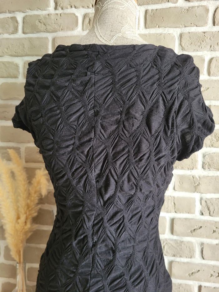 Petite robe noire Zara tissu texturé - photo numéro 11