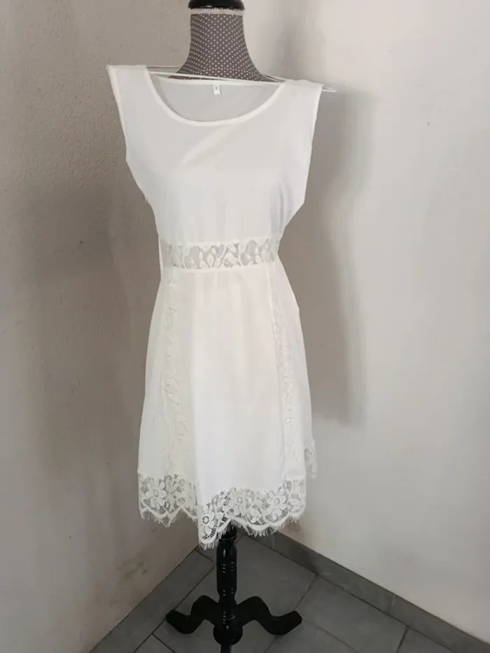 Robe blanche dentelle légère Taille S